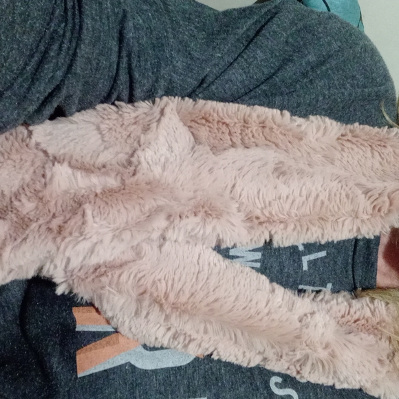 Rose colored scarf - Picture 1 of 2